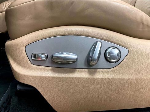 Certified 2020 Porsche Macan AWD/4WD image 39