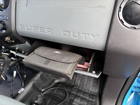 Used 2015 Ford F550 4x4 Regular Cab Super Duty image 47