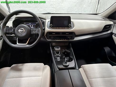 Used 2023 Nissan Rogue SV AWD/4WD image 6