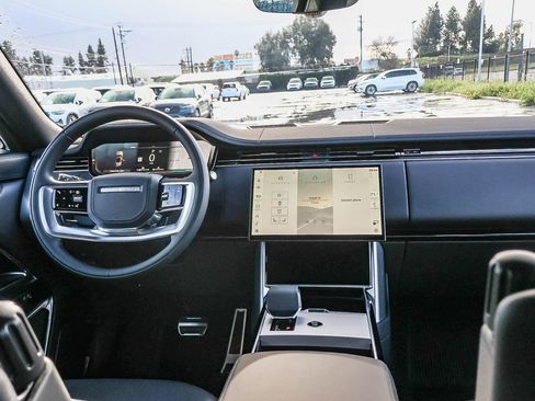 New 2026 Land Rover Range Rover SE image 22