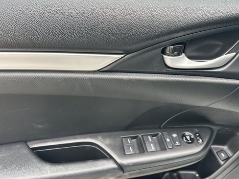 Used 2020 Honda Civic Sport image 11