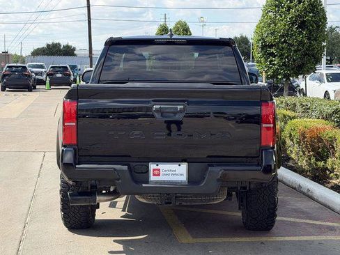 Certified 2025 Toyota Tacoma TRD Sport AWD/4WD image 6