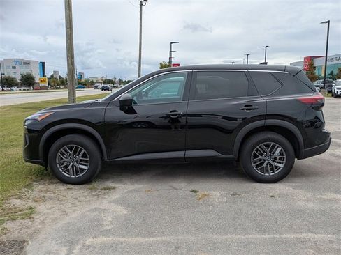 Used 2024 Nissan Rogue S image 4
