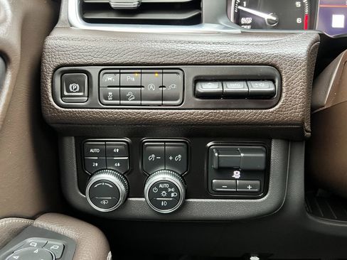 Used 2021 GMC Yukon Denali w/ Denali Ultimate Package image 15