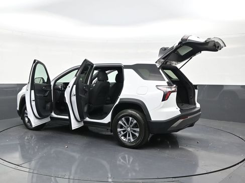 Used 2025 Chevrolet Equinox LT w/ Safety and Technology Package FWD image 32