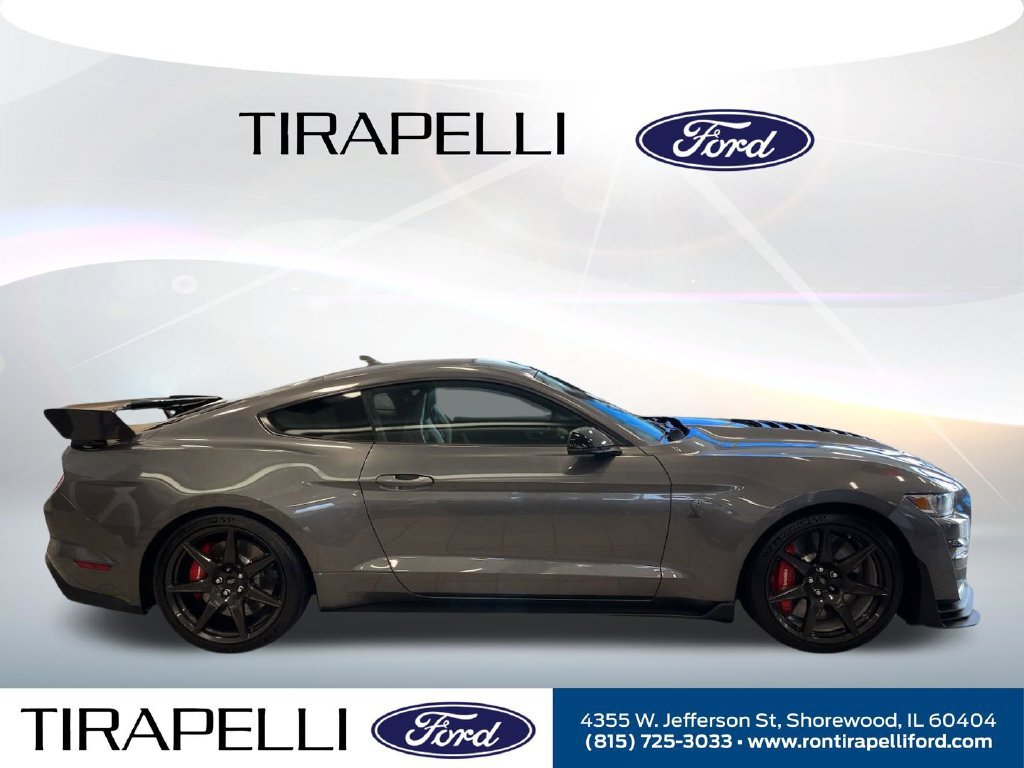 Used 2021 Ford Mustang Shelby GT500 w/ Carbon Fiber Track Pack RWD image 2
