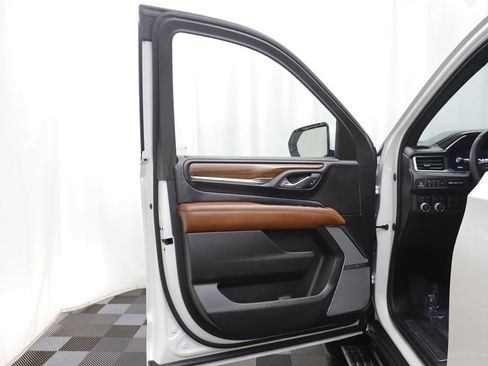 Used 2024 GMC Yukon XL Denali Ultimate image 4