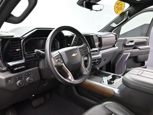 Used 2024 Chevrolet Silverado 2500 High Country w/ High Country Premium Package AWD/4WD image 16