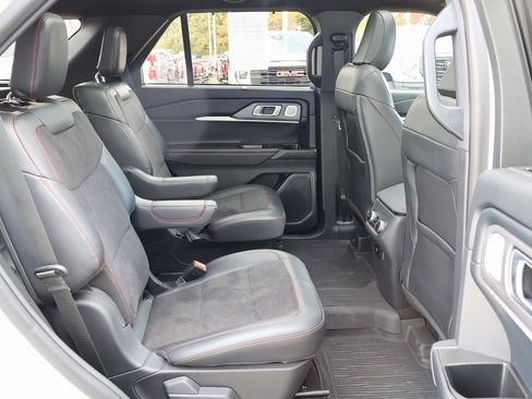 Used 2025 Ford Explorer ST image 35