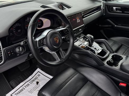 Used 2021 Porsche Cayenne image 16
