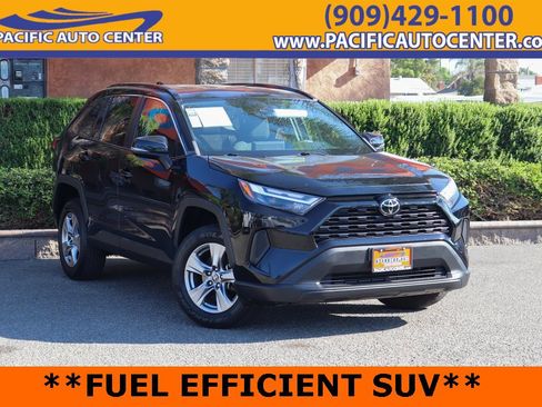Used 2022 Toyota RAV4 XLE image 1