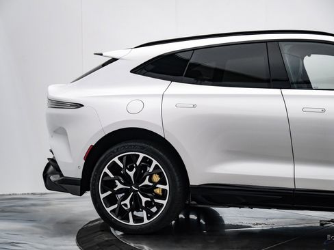 Used 2023 Aston Martin DBX 707 image 15