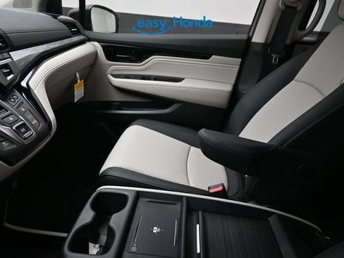 Used 2026 Honda Odyssey Elite image 13