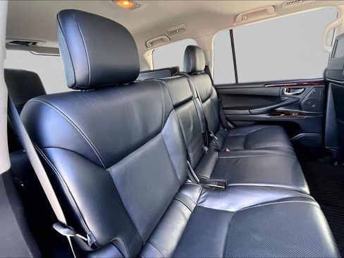 Used 2013 Lexus LX 570 4WD w/ Luxury Pkg image 26