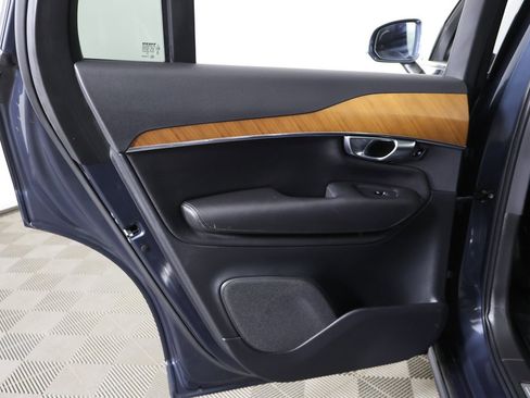 Used 2021 Volvo XC90 T6 Momentum w/ Climate Package image 29