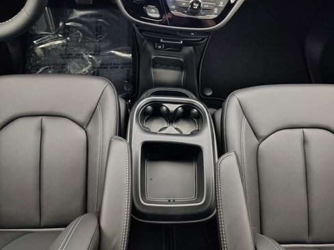 New 2026 Chrysler Pacifica Select w/ S Appearance Package FWD image 31