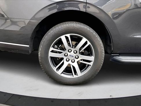 Used 2024 Ford Expedition Limited image 38