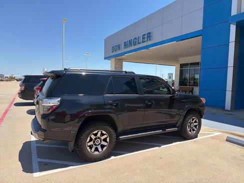 Used 2024 Toyota 4Runner TRD Off-Road Premium AWD/4WD image 2