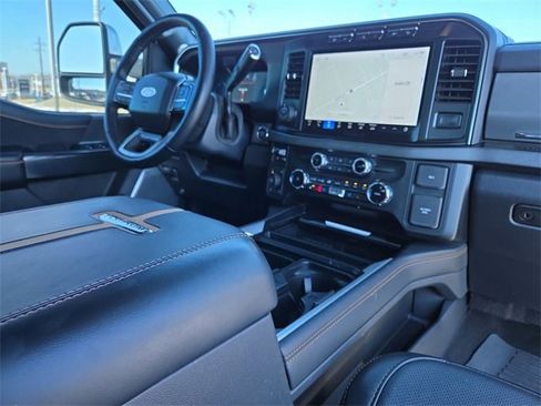 Used 2024 Ford F250 Platinum image 16