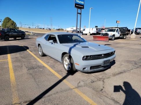 Used 2022 Dodge Challenger SXT image 3