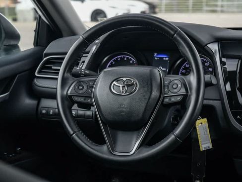 Used 2023 Toyota Camry SE FWD image 12