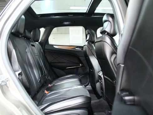 Used 2017 Lincoln MKC Reserve w/ Lincoln MKC Climate Package image 25