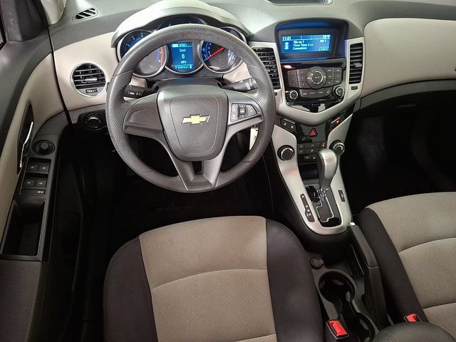 Used 2013 Chevrolet Cruze LS FWD image 2