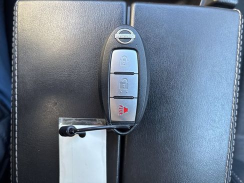 Used 2022 Nissan Rogue S FWD image 31