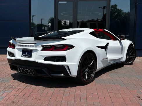 Used 2024 Chevrolet Corvette Z06 RWD image 6