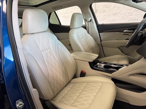 Used 2022 Buick Envision Avenir w/ Technology Package II image 53