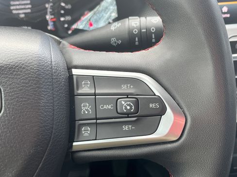 Used 2023 Jeep Compass Trailhawk image 48