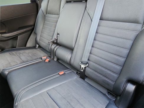 Used 2024 Mitsubishi Outlander SE image 13