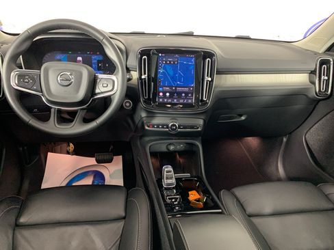 Used 2023 Volvo XC40 B5 Plus AWD/4WD image 34