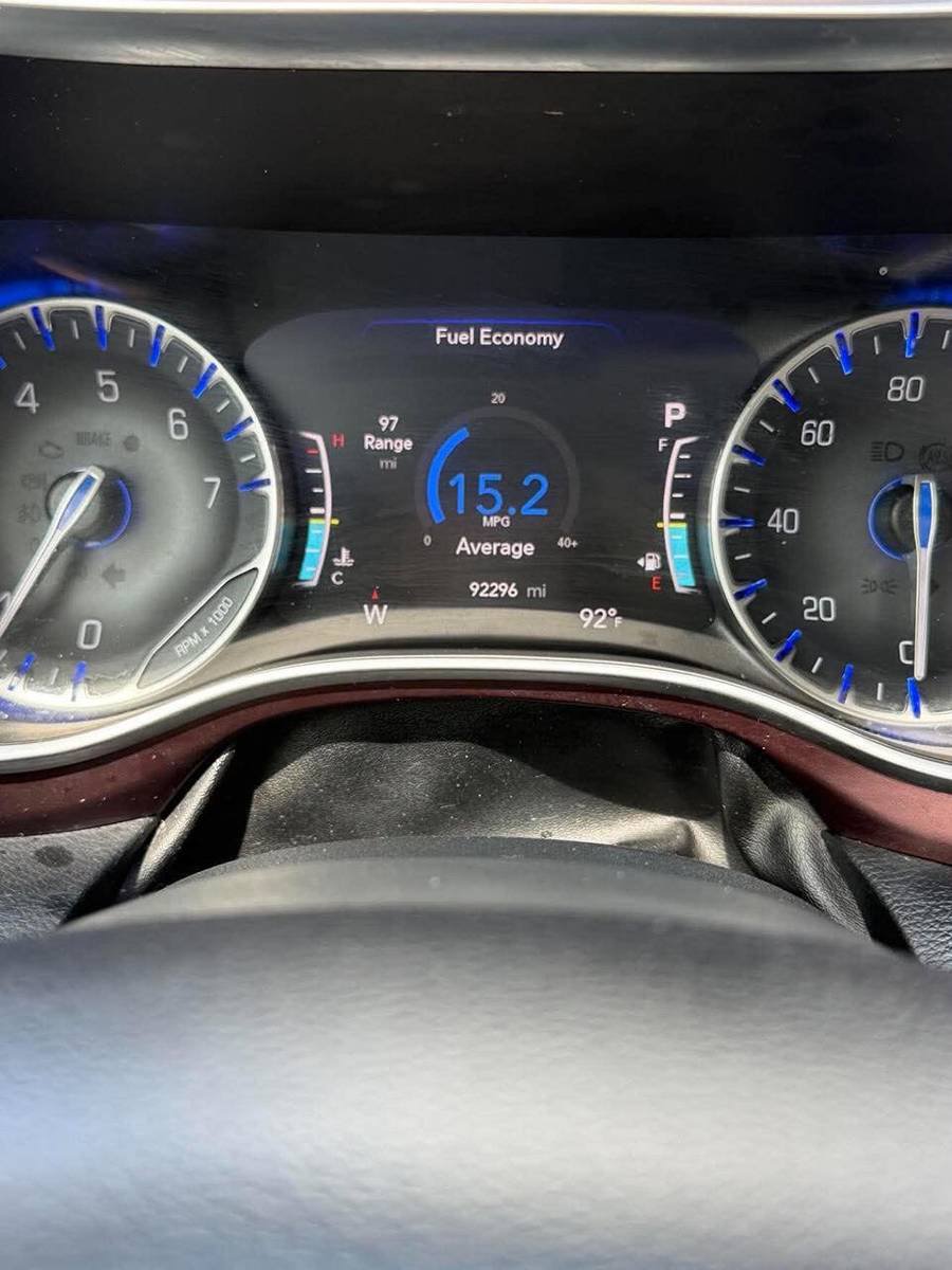 Used 2017 Chrysler Pacifica Limited FWD image 20