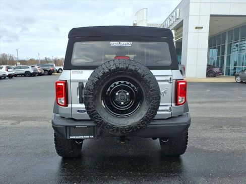 Used 2021 Ford Bronco Black Diamond image 4