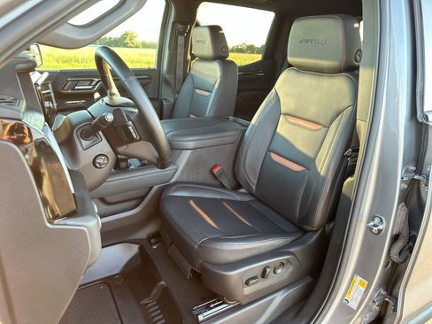 Used 2024 GMC Sierra 1500 AT4 w/ Technology Package image 10