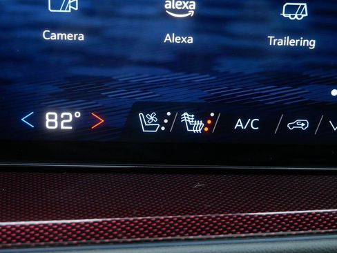 Certified 2024 Chevrolet Traverse RS w/ LPO, Floor Liner Package image 30