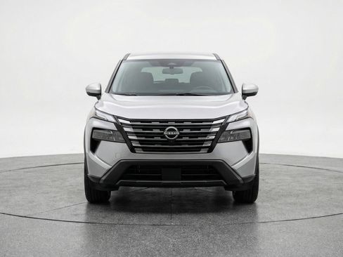 Used 2025 Nissan Rogue SV FWD image 2