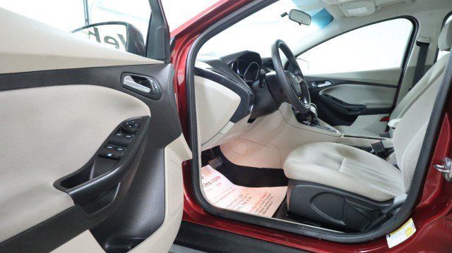 Used 2015 Ford Focus SE FWD image 9