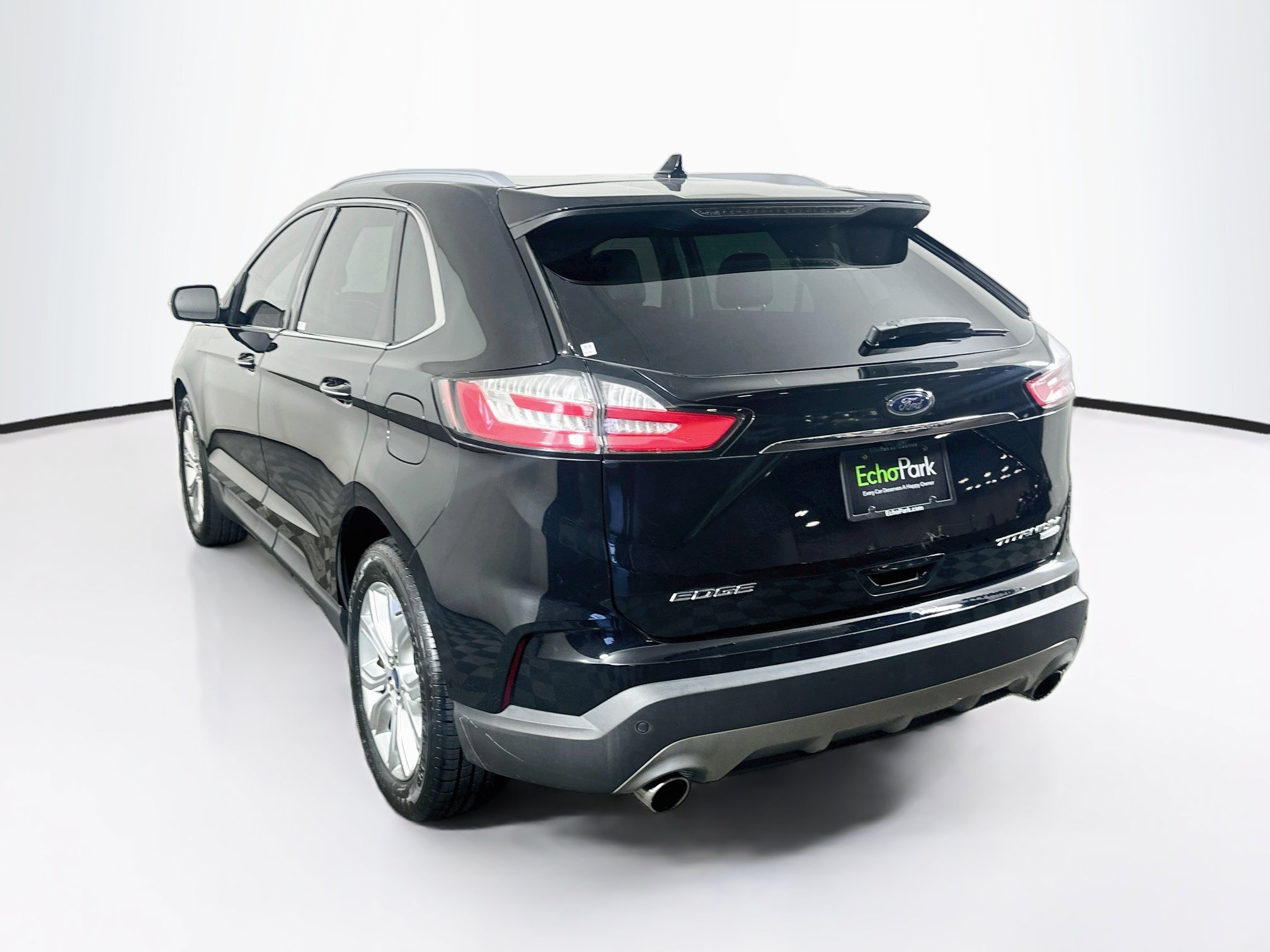 Used 2020 Ford Edge Titanium FWD image 5