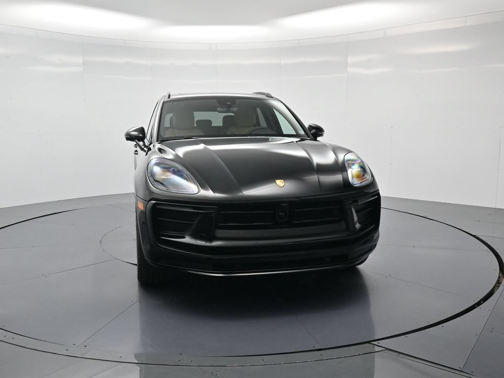 Used 2026 Porsche Macan AWD/4WD image 33