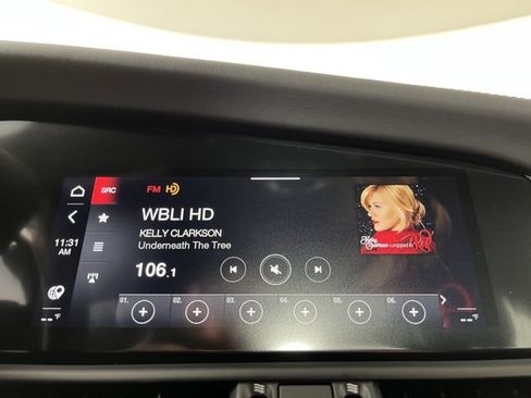 Used 2025 Alfa Romeo Giulia AWD w/ Driving Assist Package image 28