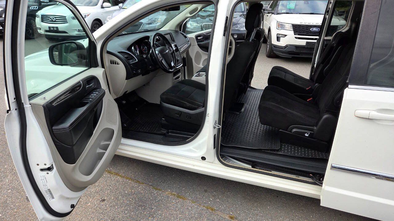 Used 2011 Chrysler Town & Country Touring FWD image 26