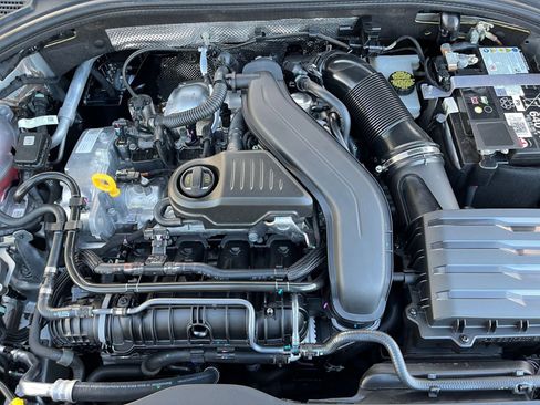 Used 2025 Volkswagen Jetta SE image 32