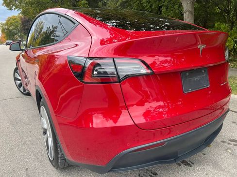 Used 2021 Tesla Model Y Long Range image 4