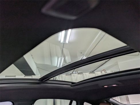 Used 2021 BMW X6 xDrive40i w/ M Sport Package image 25