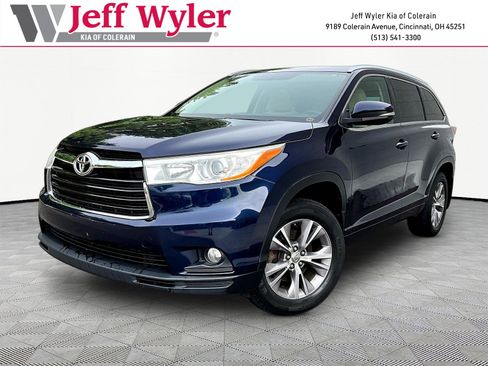 Used 2014 Toyota Highlander XLE AWD/4WD image 1