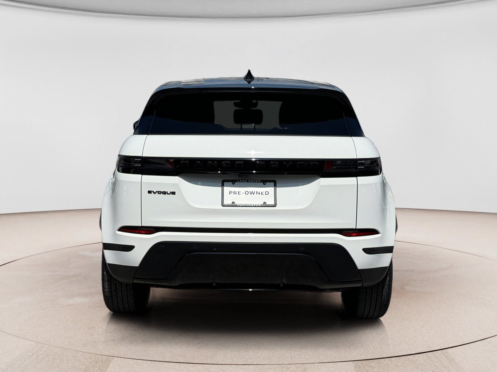 Used 2024 Land Rover Range Rover Evoque S AWD/4WD image 4