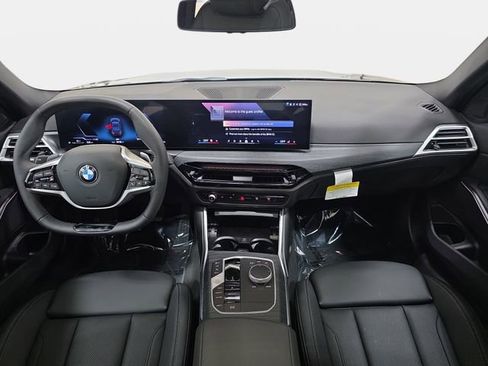 Certified 2025 BMW 330i xDrive Sedan w/ Convenience Package image 9