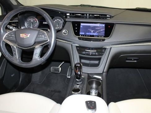 Certified 2024 Cadillac XT5 Sportv w/ Technology Package AWD/4WD image 15